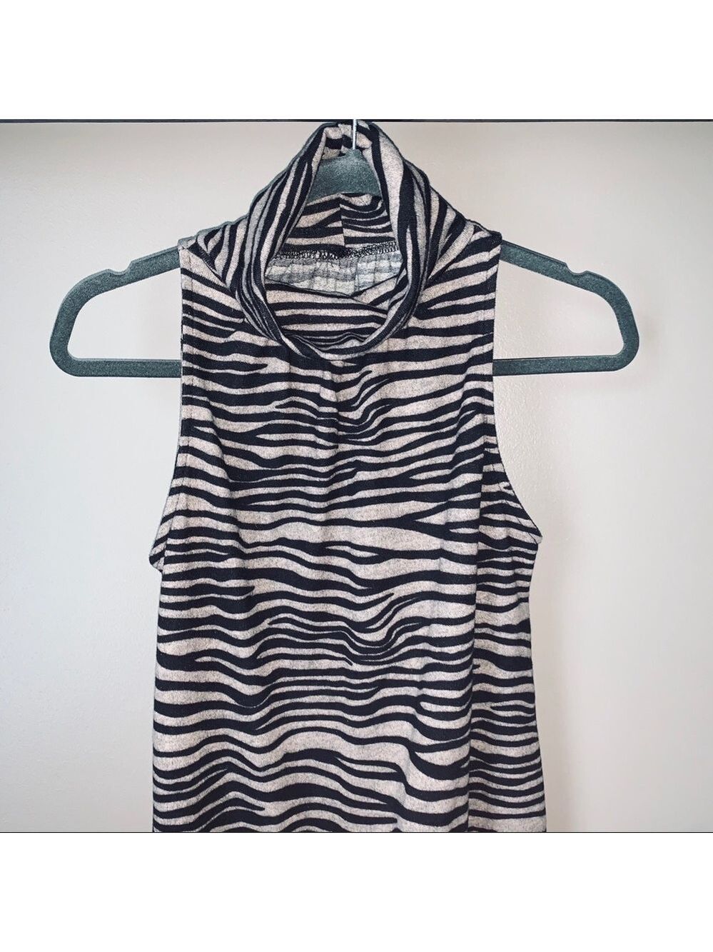 TWENTYONE animal print sleeveless top - Picture 4 of 11